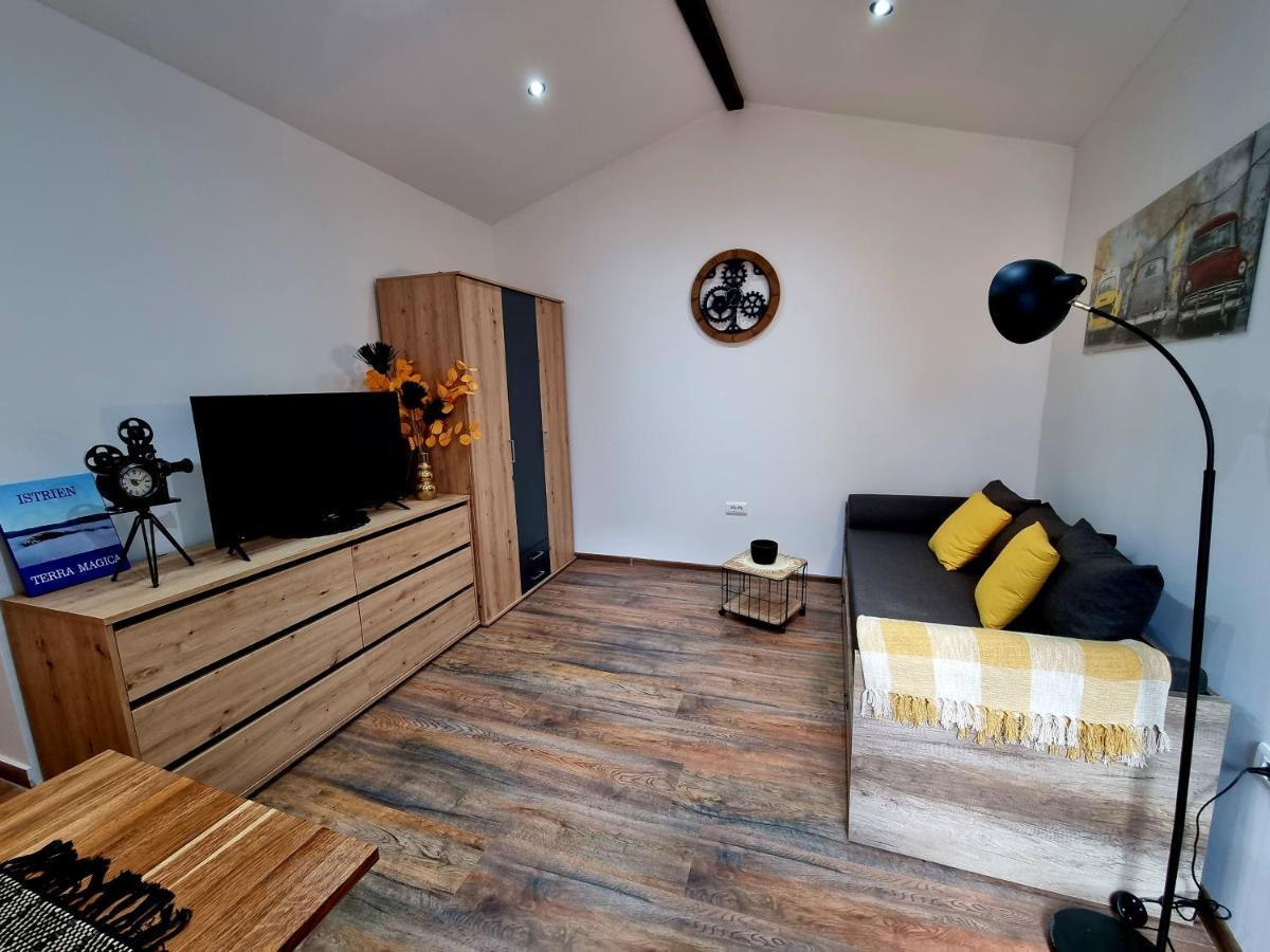 Retro Chic Studio Pula Exterior photo
