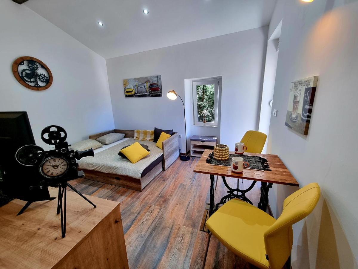 Retro Chic Studio Pula Exterior photo